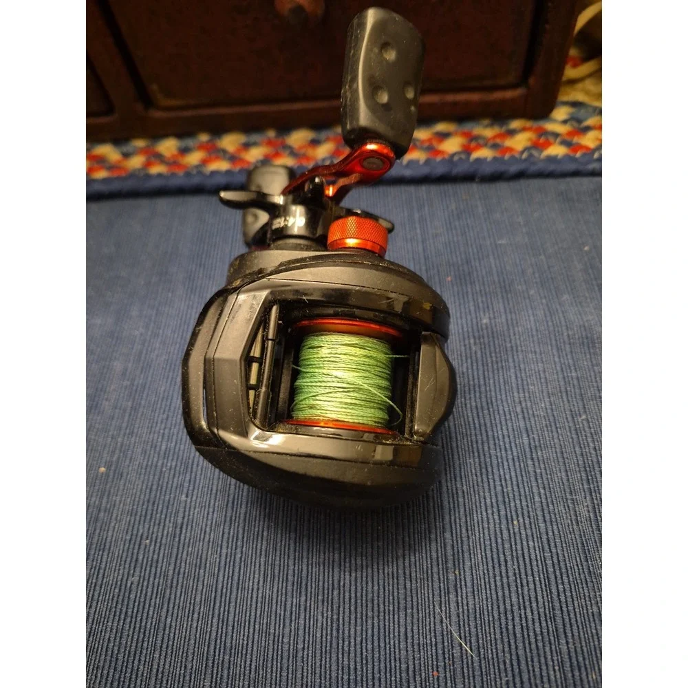 Abu Garcia Black Max 3 Right Hand Baitcast Fishing Reel - BMAX3